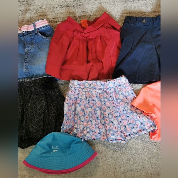 Skirts, UV hat and top - Picture 3 of 4